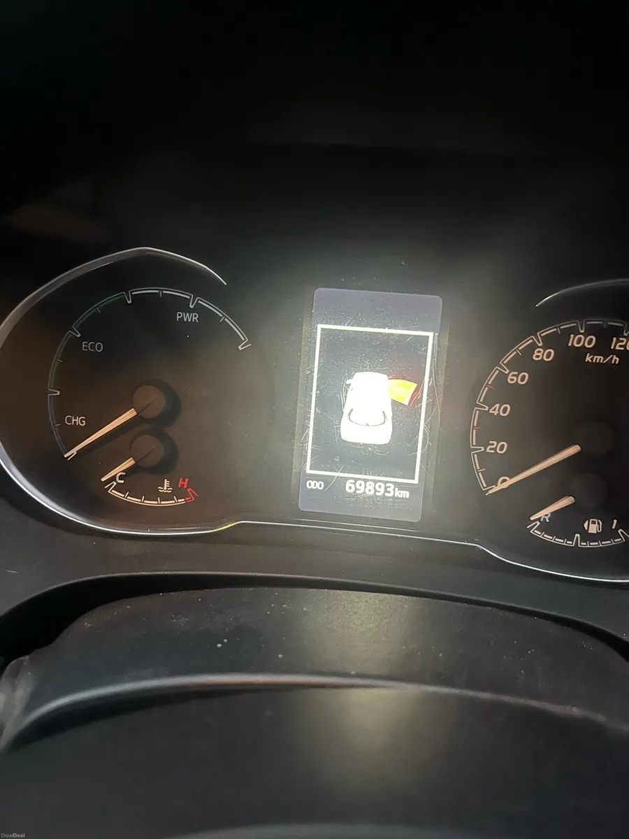Toyota Yaris hybrid 2020 - Image 6