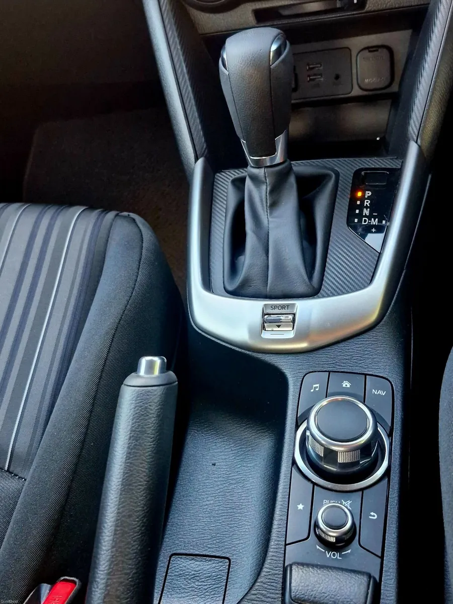 Mazda Demio 2017, automatic , petrol - Image 4