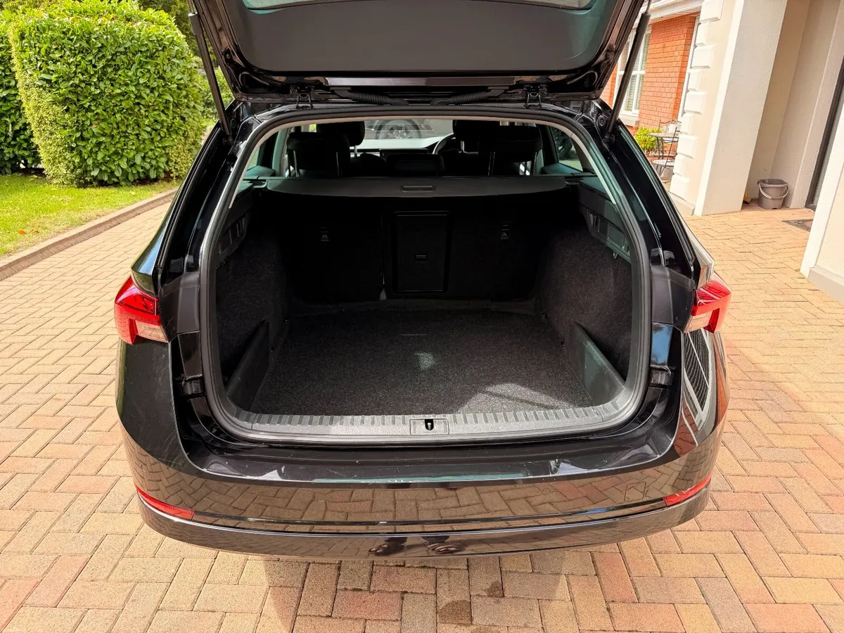 2023 Skoda Octavia Style Combi 1.0 TSI - Image 5