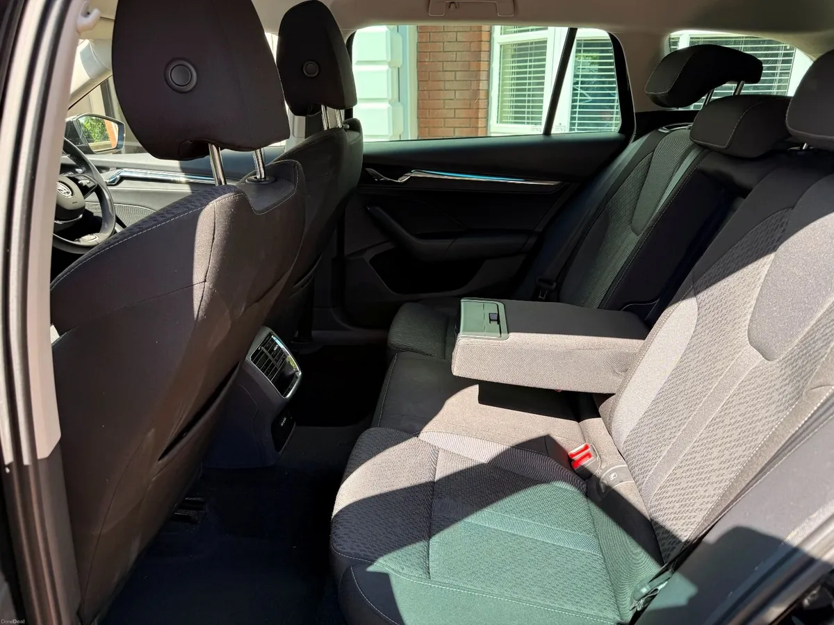 2023 Skoda Octavia Style Combi 1.0 TSI - Image 3