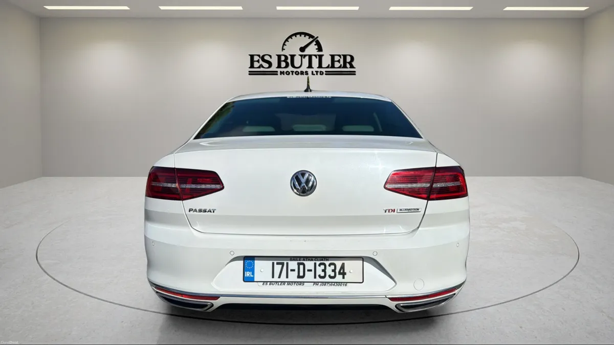 2017 VW Passat RLINE 1.6L DIESEL / DIGITAL DASH - Image 4