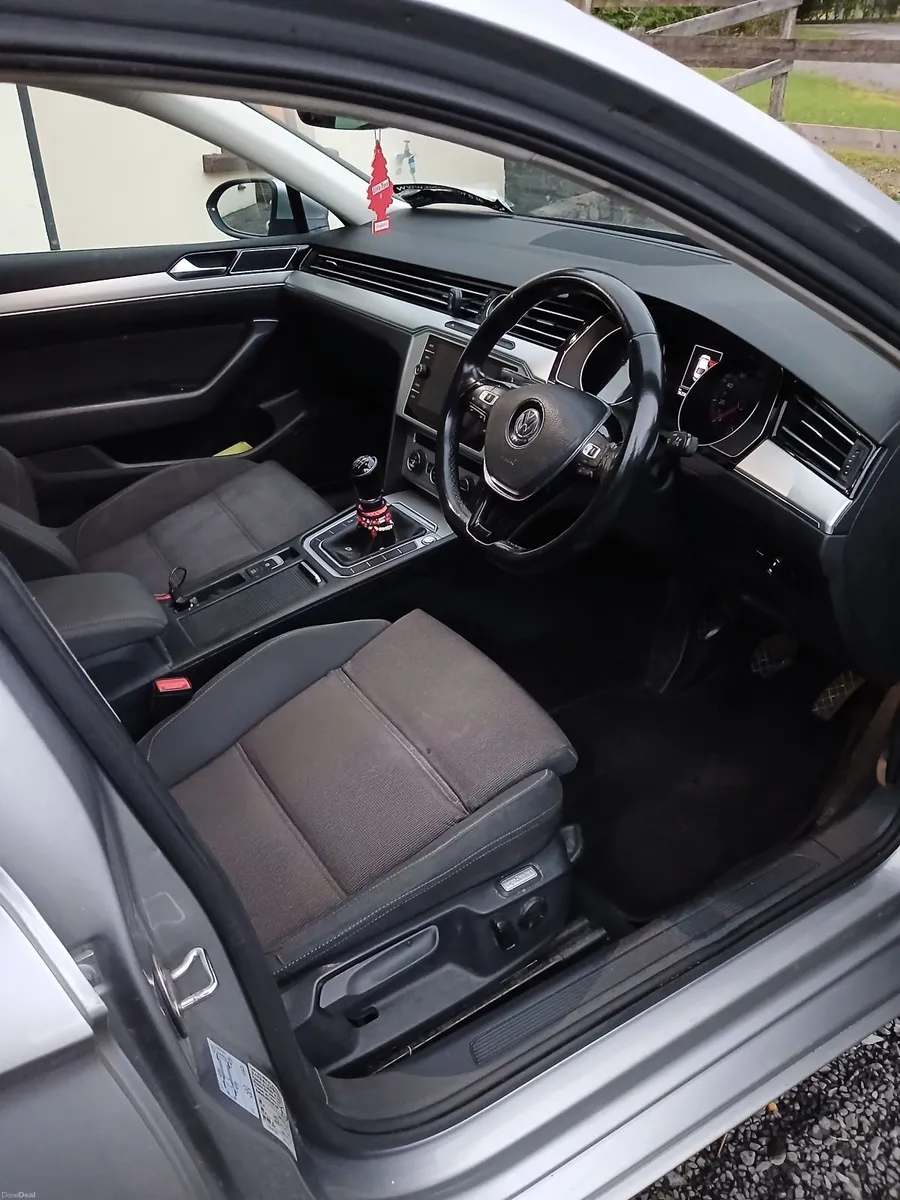 2019 VW Passat 2.0TDI 150 BHP - Image 5