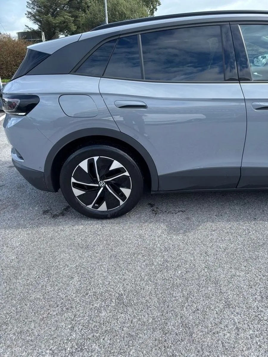 2025 Volkswagen Id.4 - Image 4