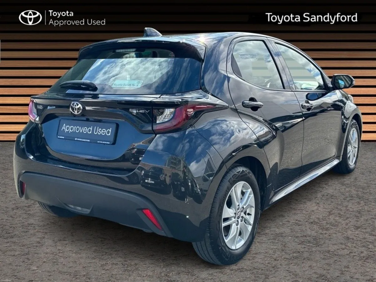 Toyota Yaris HYBRID LUNA // REAR CAMERA // TOYOTA - Image 2