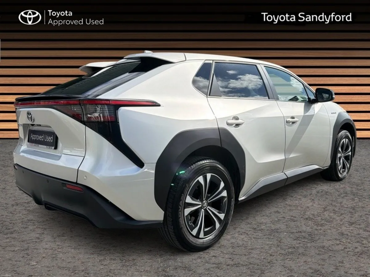 Toyota bZ4X FULL LEATHER SPORT 11KW EV AUTOMATIC / - Image 2