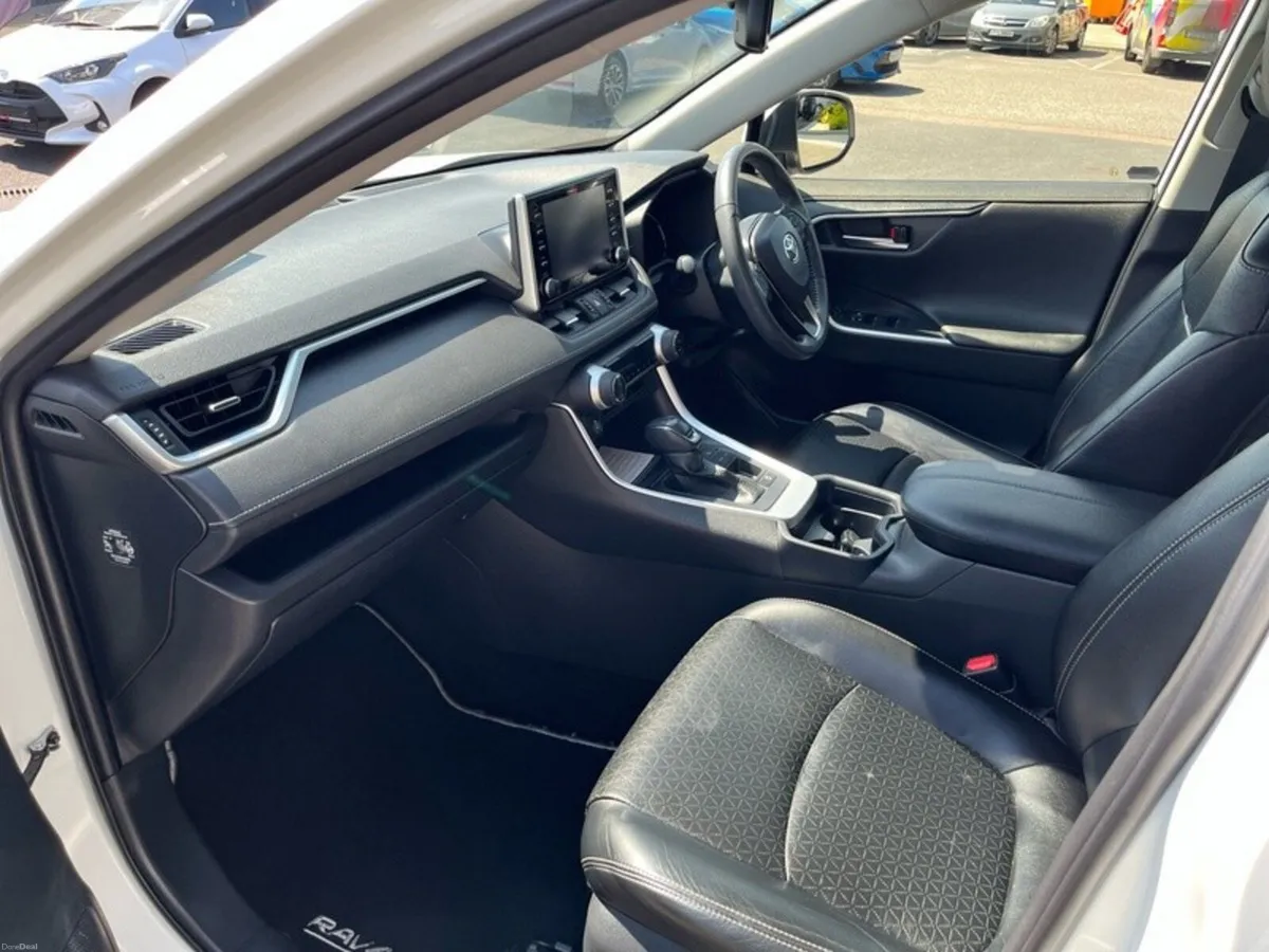 Toyota RAV4 HYBRID ELECTRIC LUNA - Image 6