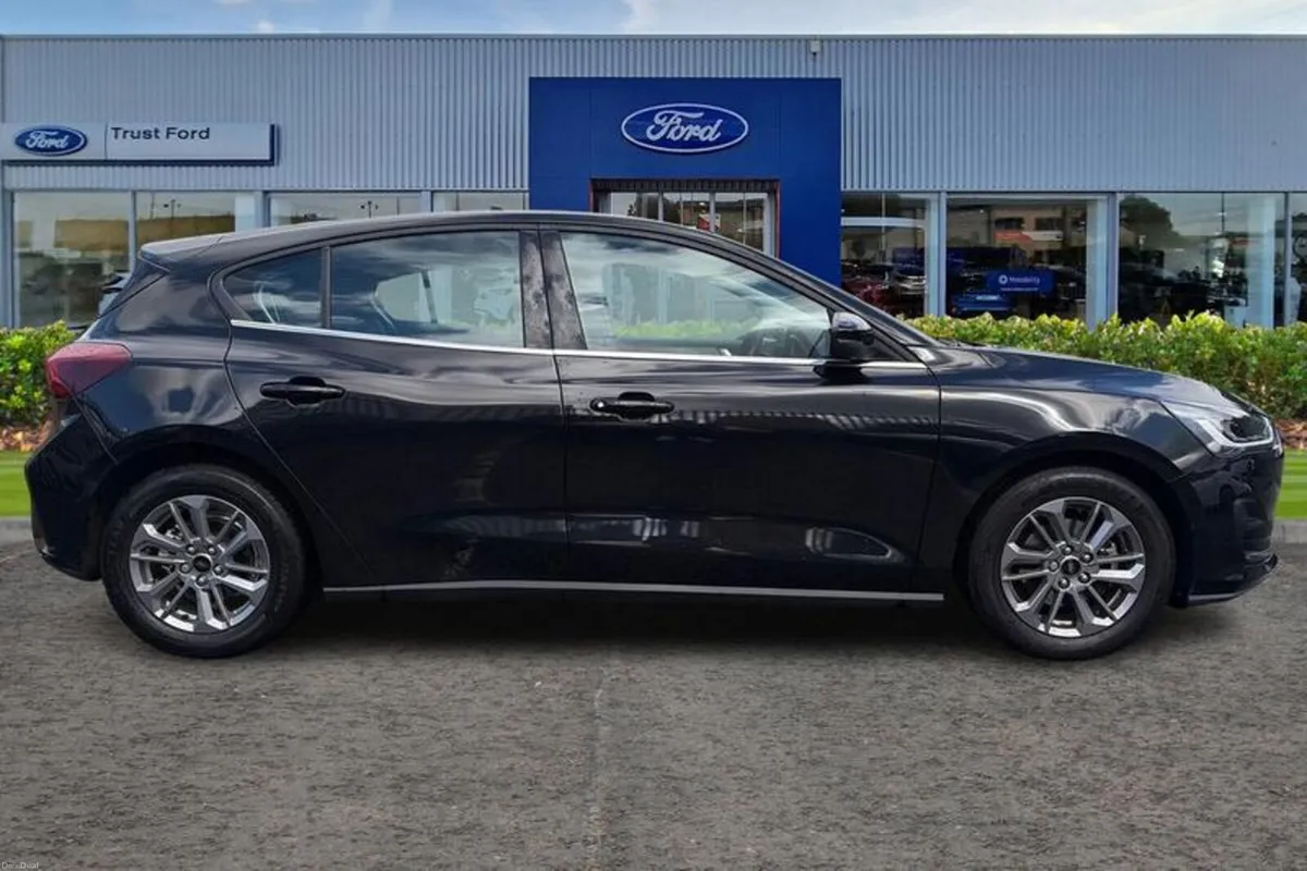 Ford Focus 1.0T EcoBoost MHEV Titanium Hatchback 5 - Image 3