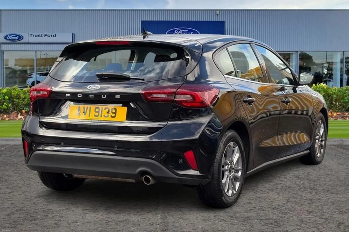 Ford Focus 1.0T EcoBoost MHEV Titanium Hatchback 5 - Image 4
