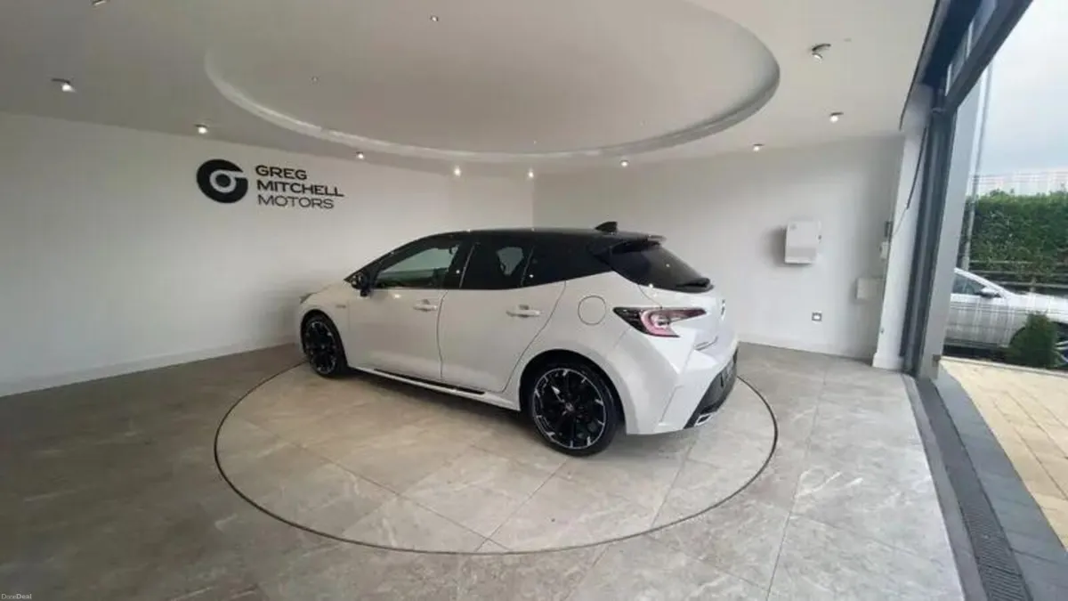Toyota Corolla 2.0 VVT-i Hybrid GR Sport 5dr CVT - Image 6