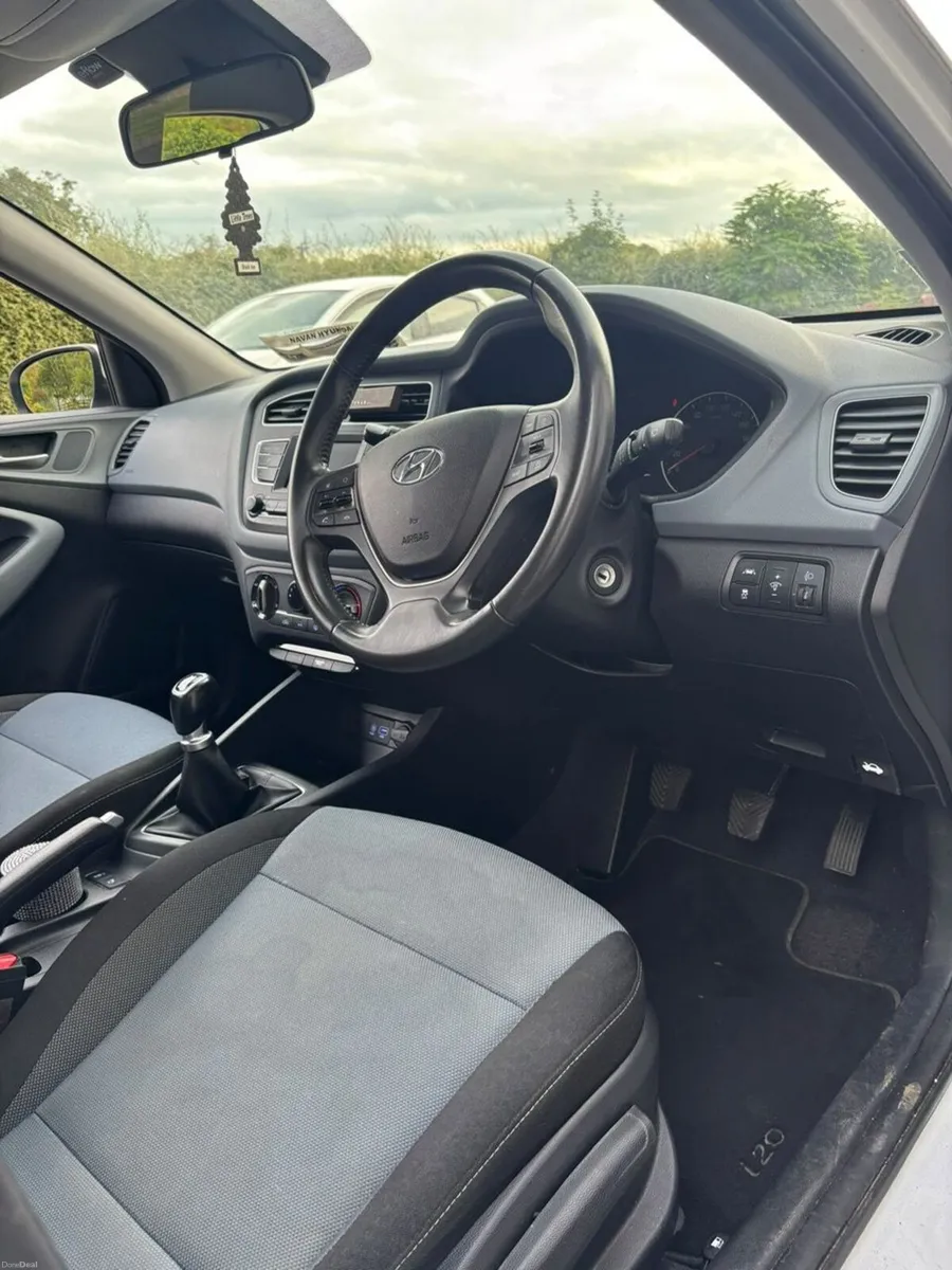 Hyundai i20 2020 Deluxe - Image 2