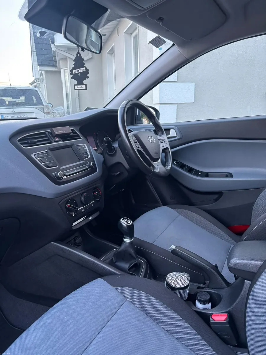Hyundai i20 2020 Deluxe - Image 4