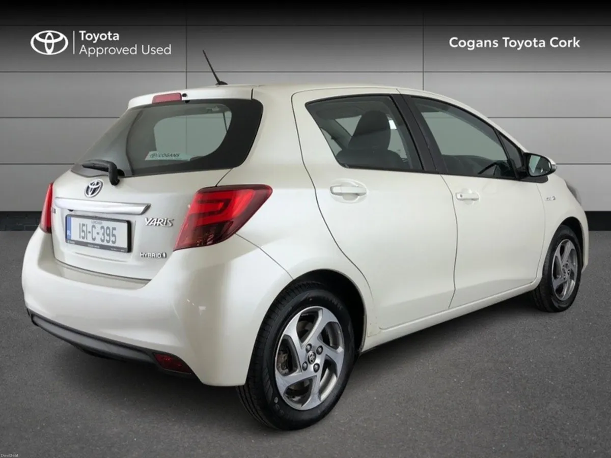 Toyota Yaris YARIS HYBRID LUXURY MC - Image 2