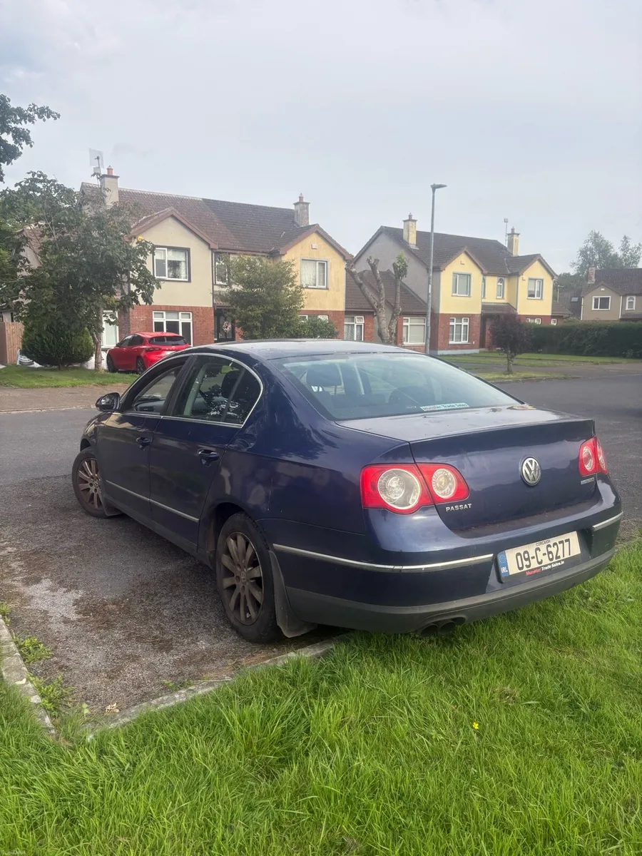 Volkswagen Passat 2L - Image 1