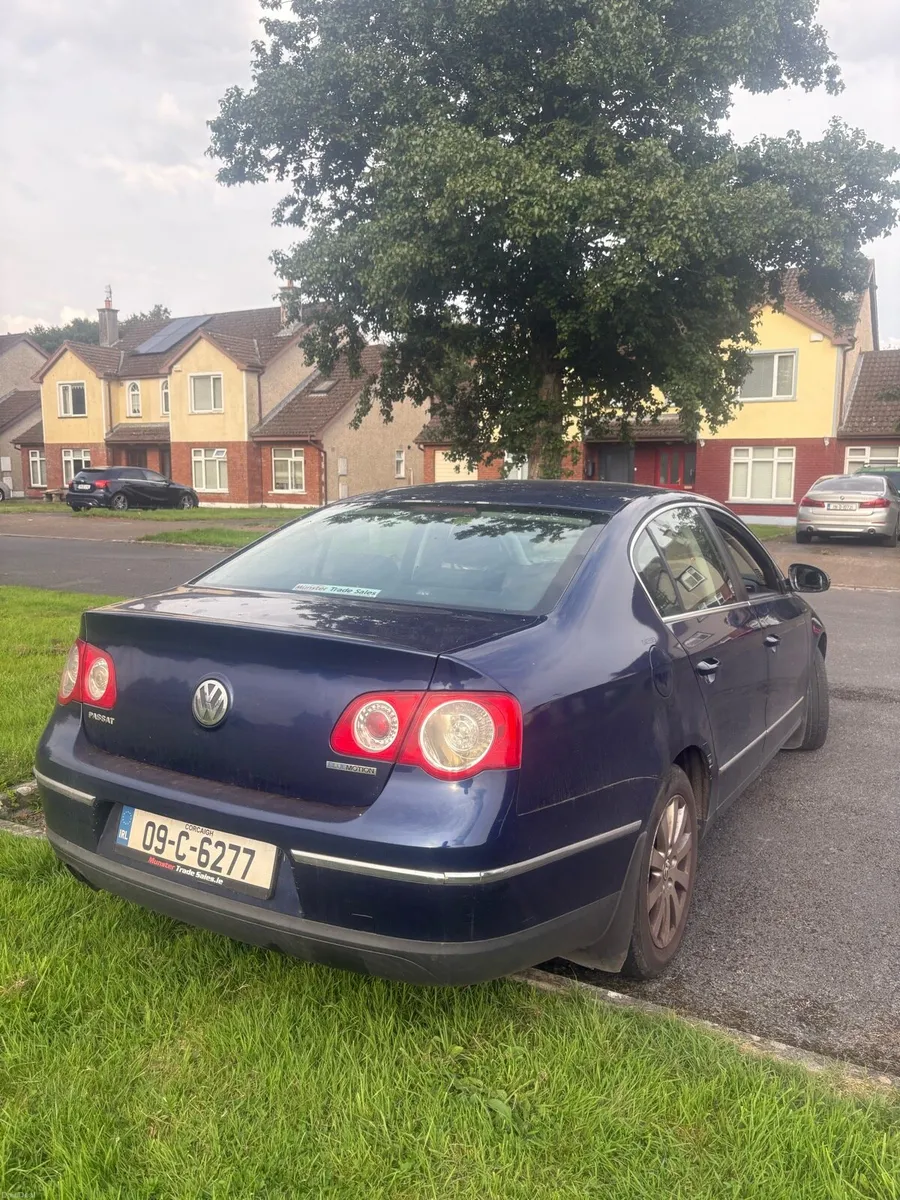 Volkswagen Passat 2L - Image 2