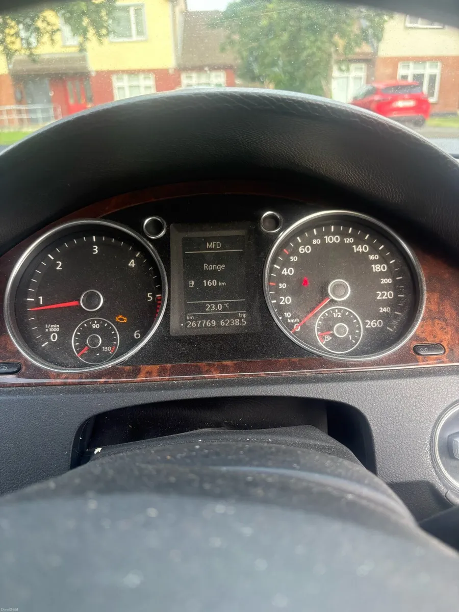 Volkswagen Passat 2L - Image 6