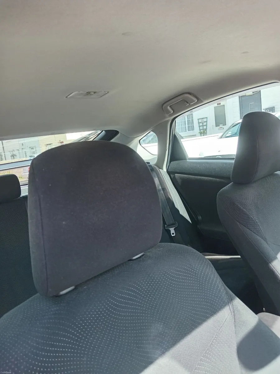 Toyota Prius 2015 - Image 1