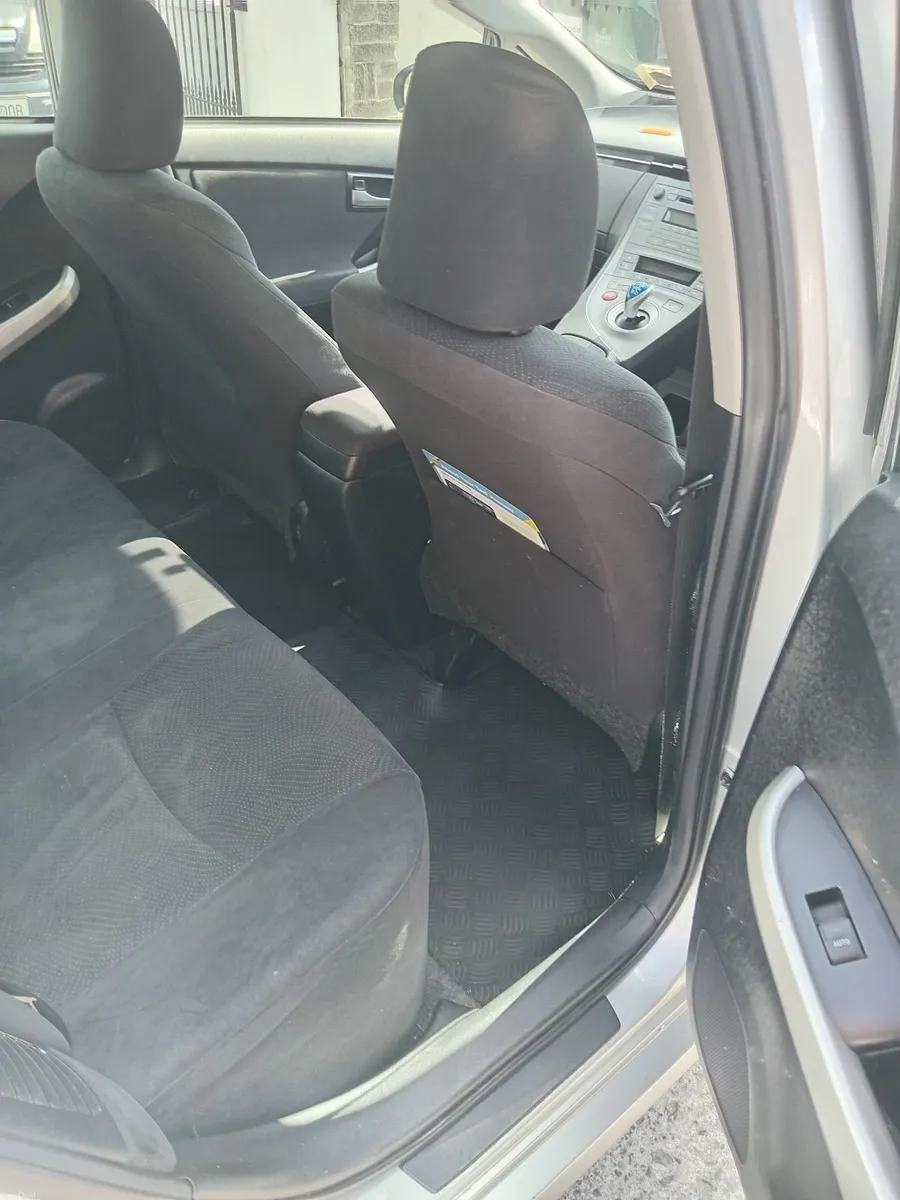 Toyota Prius 2015 - Image 6