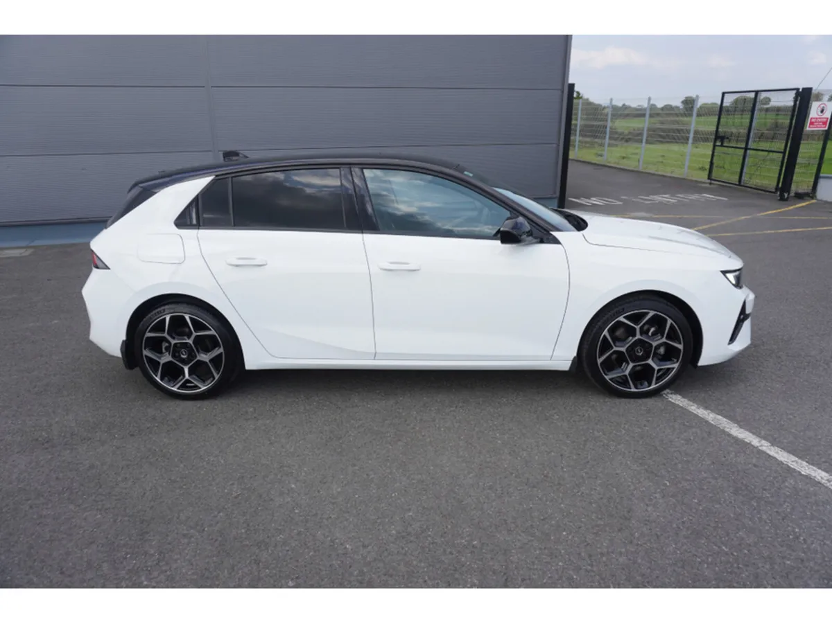 Opel Astra 22 5 DR HATCH-GS-1-5-1 - Image 3
