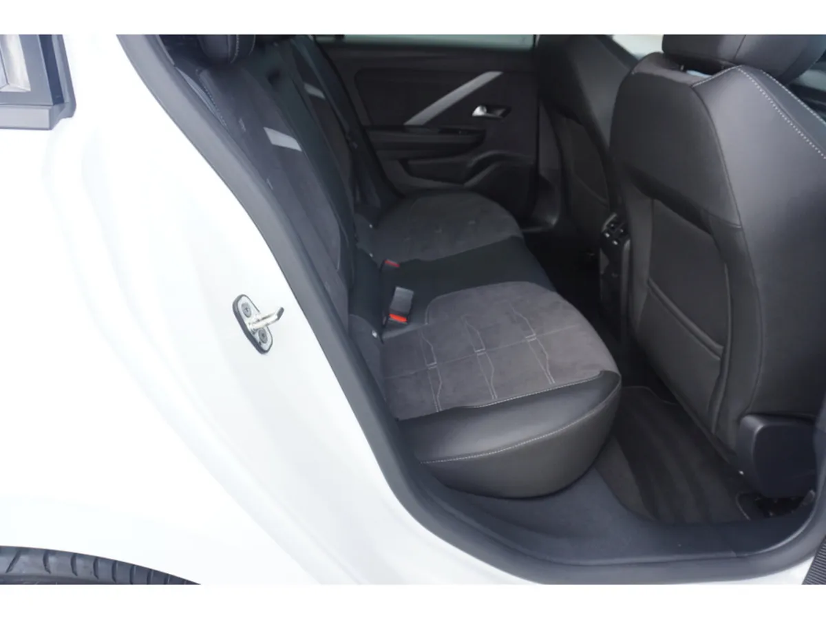 Opel Astra 22 5 DR HATCH-GS-1-5-1 - Image 2