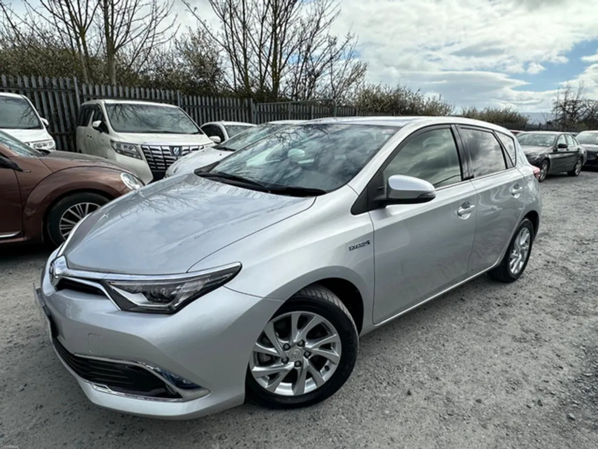 Toyota Auris 1.8L Automatic  Pertol Hybrid Low Mil - Image 4