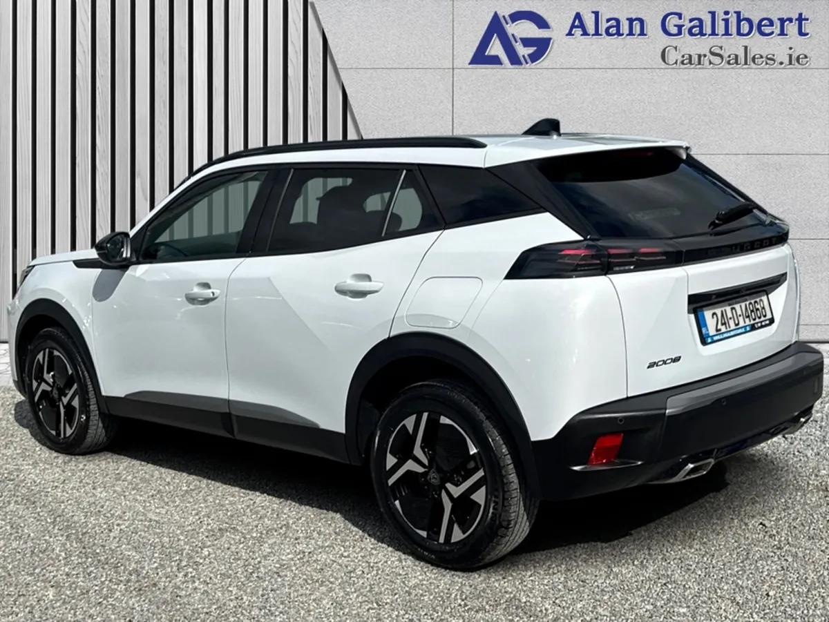 Peugeot 2008 ALLURE 1.2 PETROL HIGH SPEC - Image 2