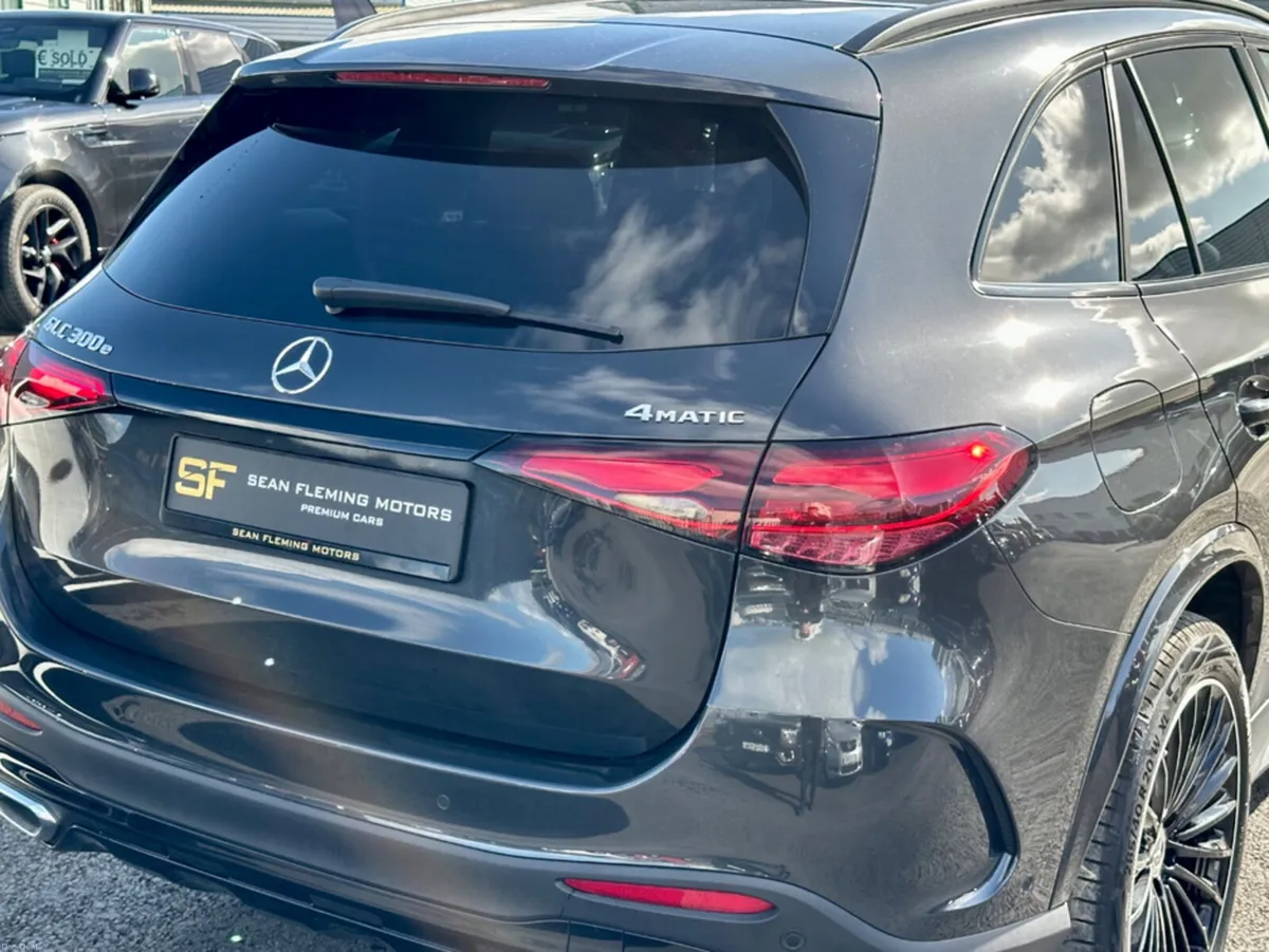 Mercedes-Benz GLC 300 URBAN EDITION E 4 4MATIC - Image 5