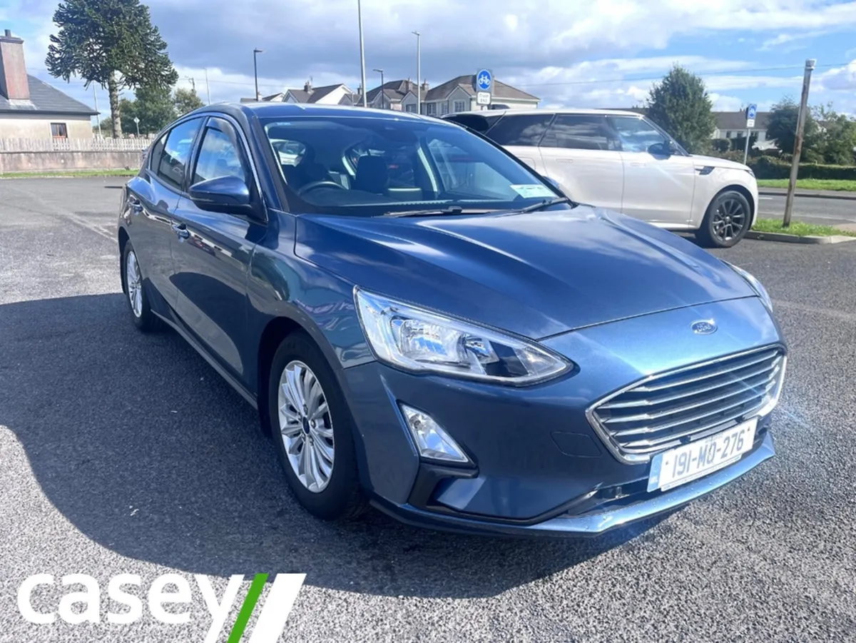 Ford Focus TITANIUM 1.0 ECOBOOST 12 5DR 125 - Image 3