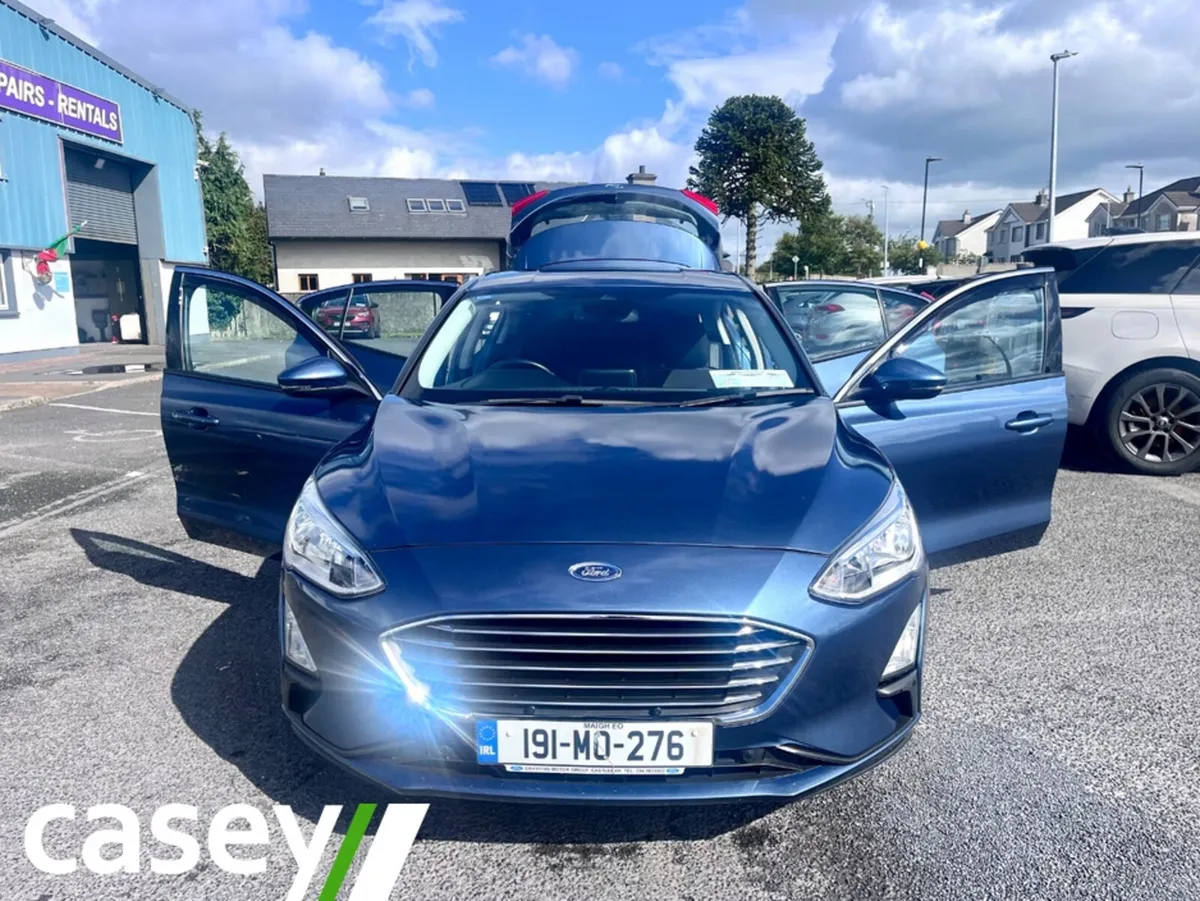 Ford Focus TITANIUM 1.0 ECOBOOST 12 5DR 125 - Image 5