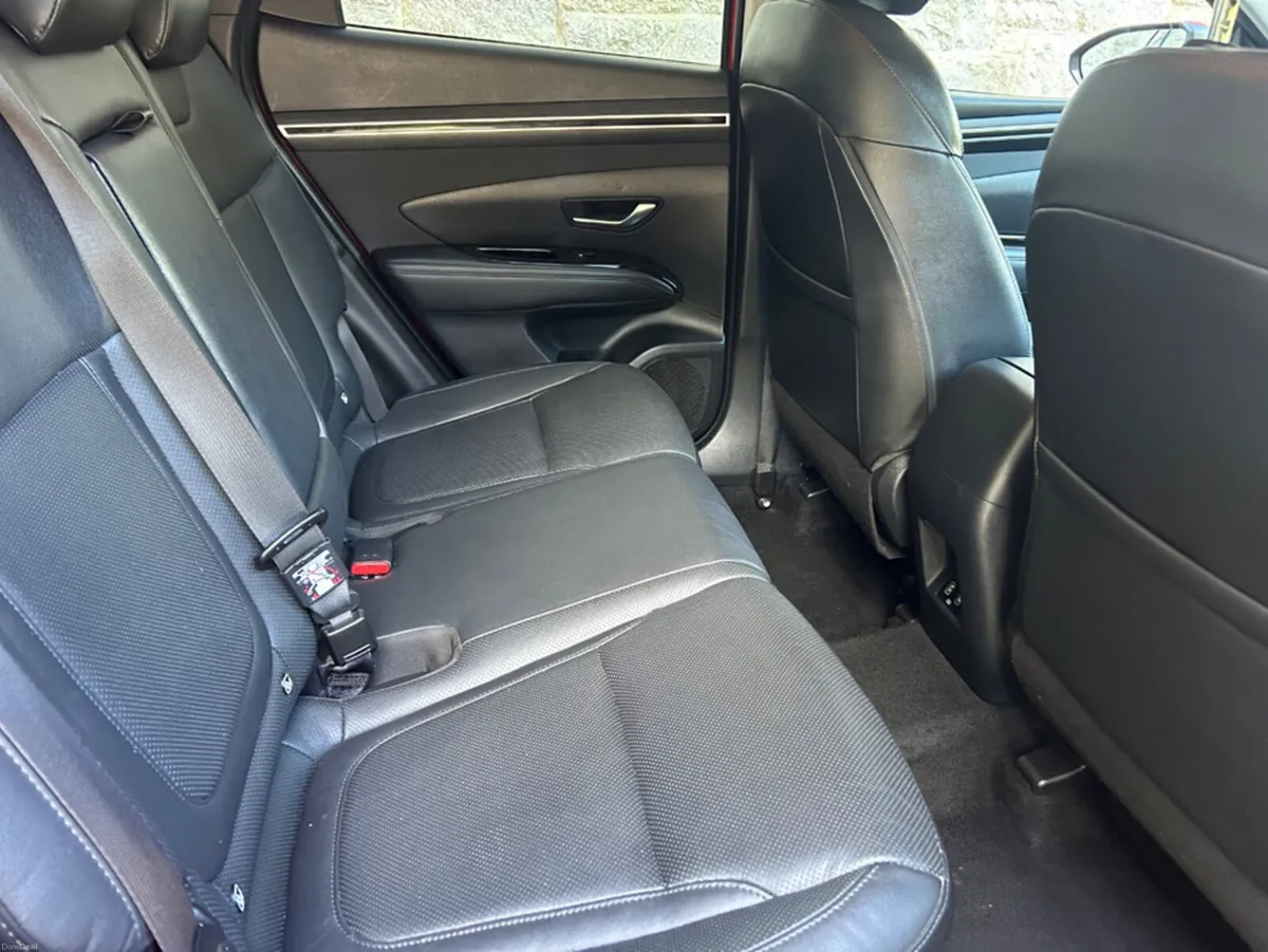 Hyundai Tucson EXECUTIVE DIESEL // LEATHER HEATED - Image 6