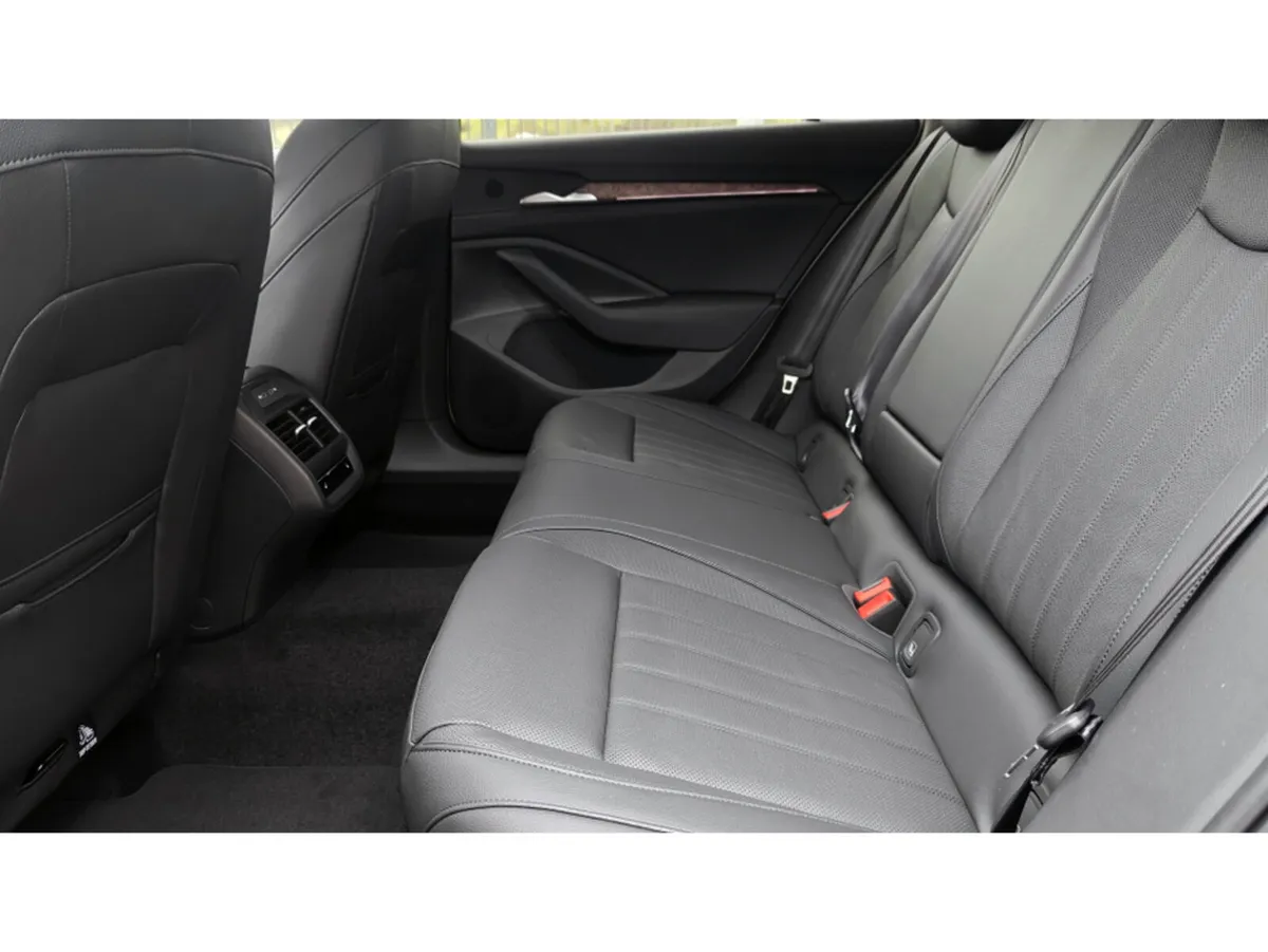 Skoda Superb COMBI L&K 1.5 PHEV- 204 BHP DSG AUTO - Image 4