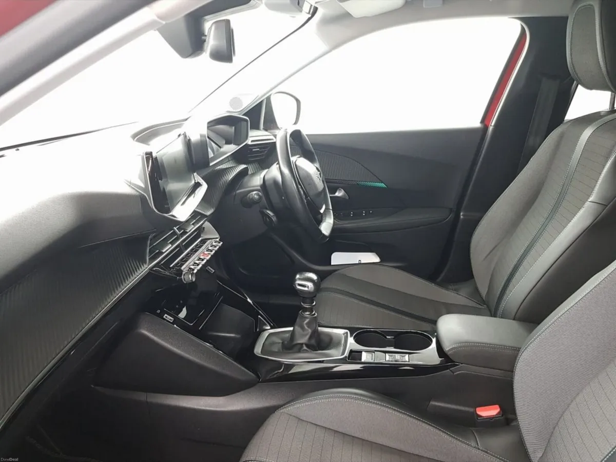 Peugeot 2008 1.2 Puretech 100bhp Allure - Image 4