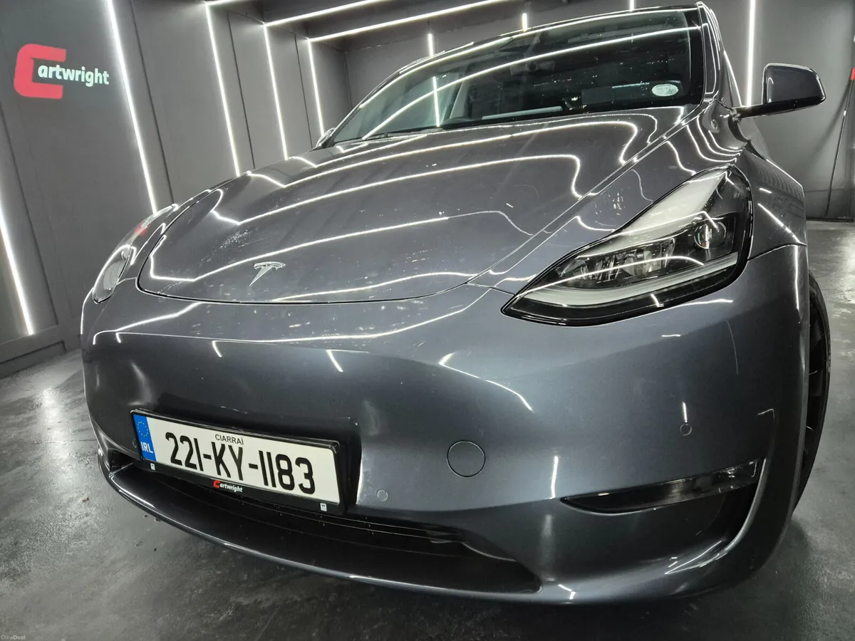 Tesla Model Y 2022 - Image 3