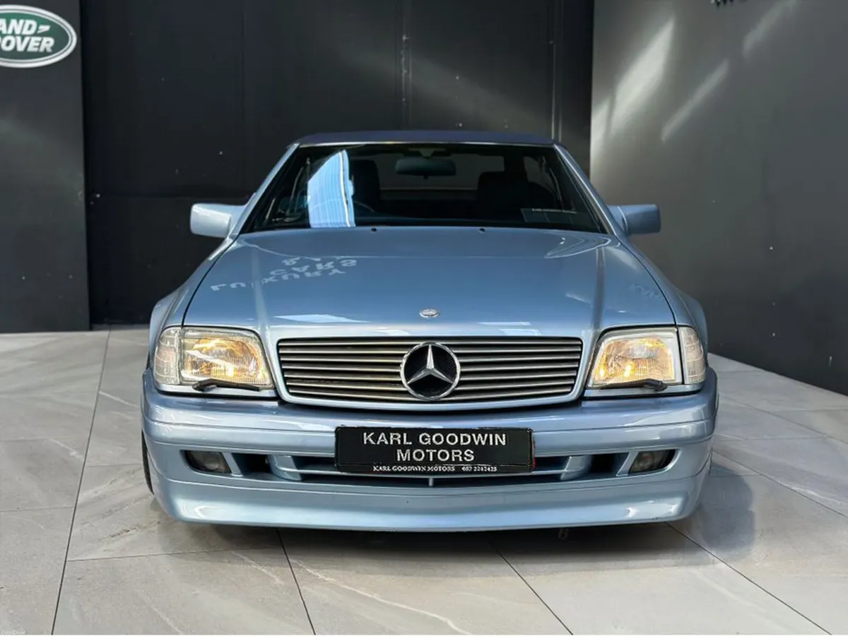 Mercedes-Benz SL 500 V8 LOW MILEAGE - Image 6