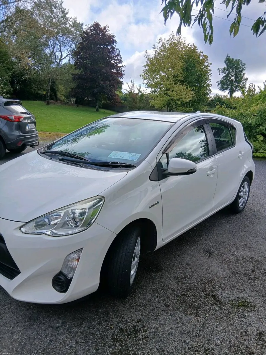 Car - Image 2