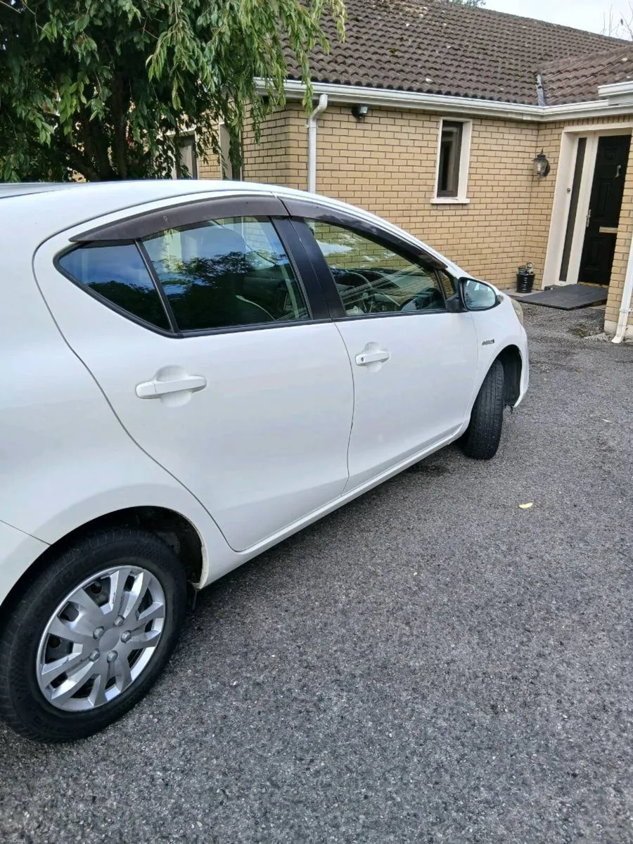 Car - Image 4