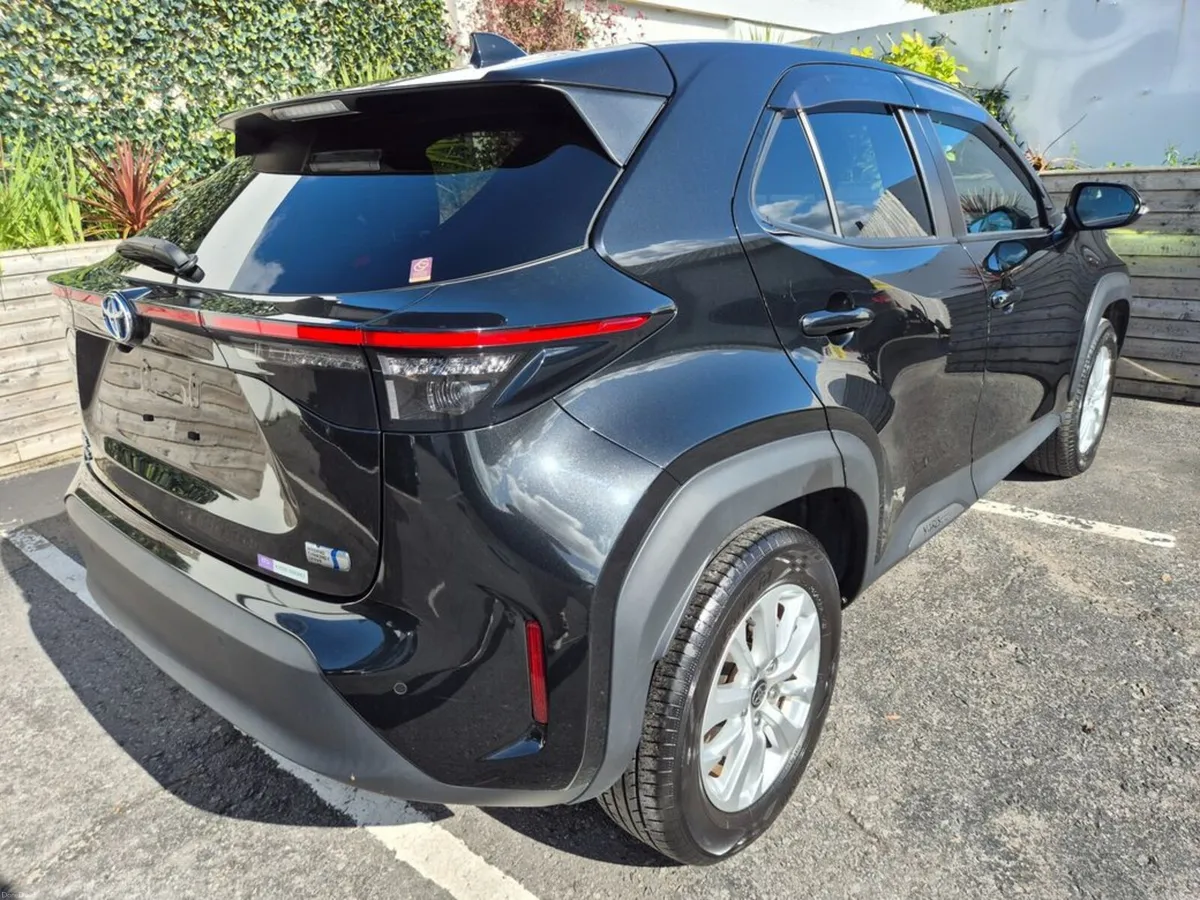 Toyota Yaris Cross 1.5 HYBRID / LUNA G PACK / TAX - Image 6