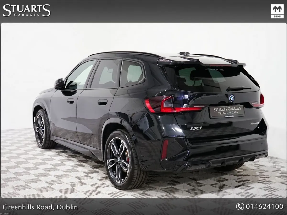 BMW iX1 SHADOW EDITION M-SPORT 20eDrive. SAPPHAIRE - Image 2