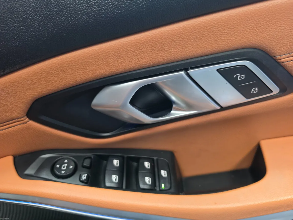 21 330e m sport pro - Image 3