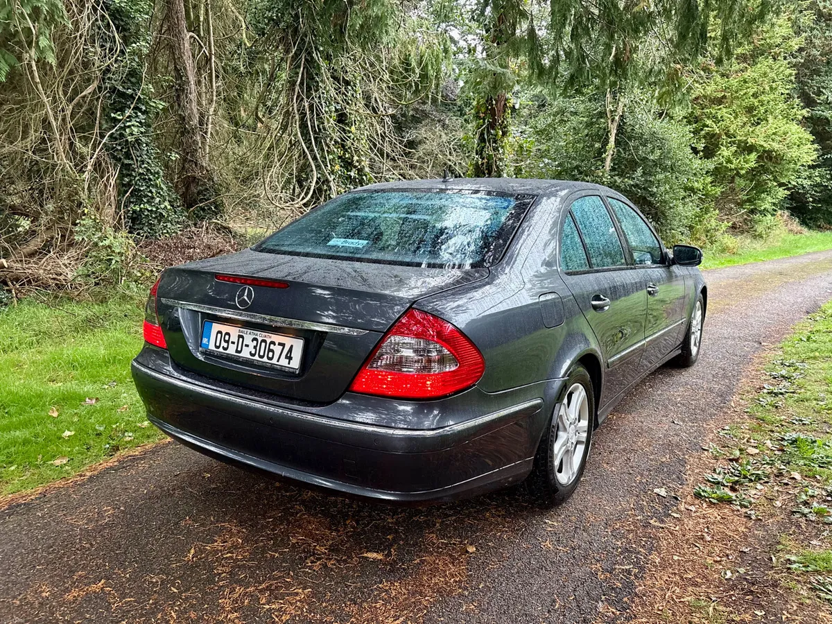2009 Mercedes-Benz E220 CDI Automatic! - Image 3