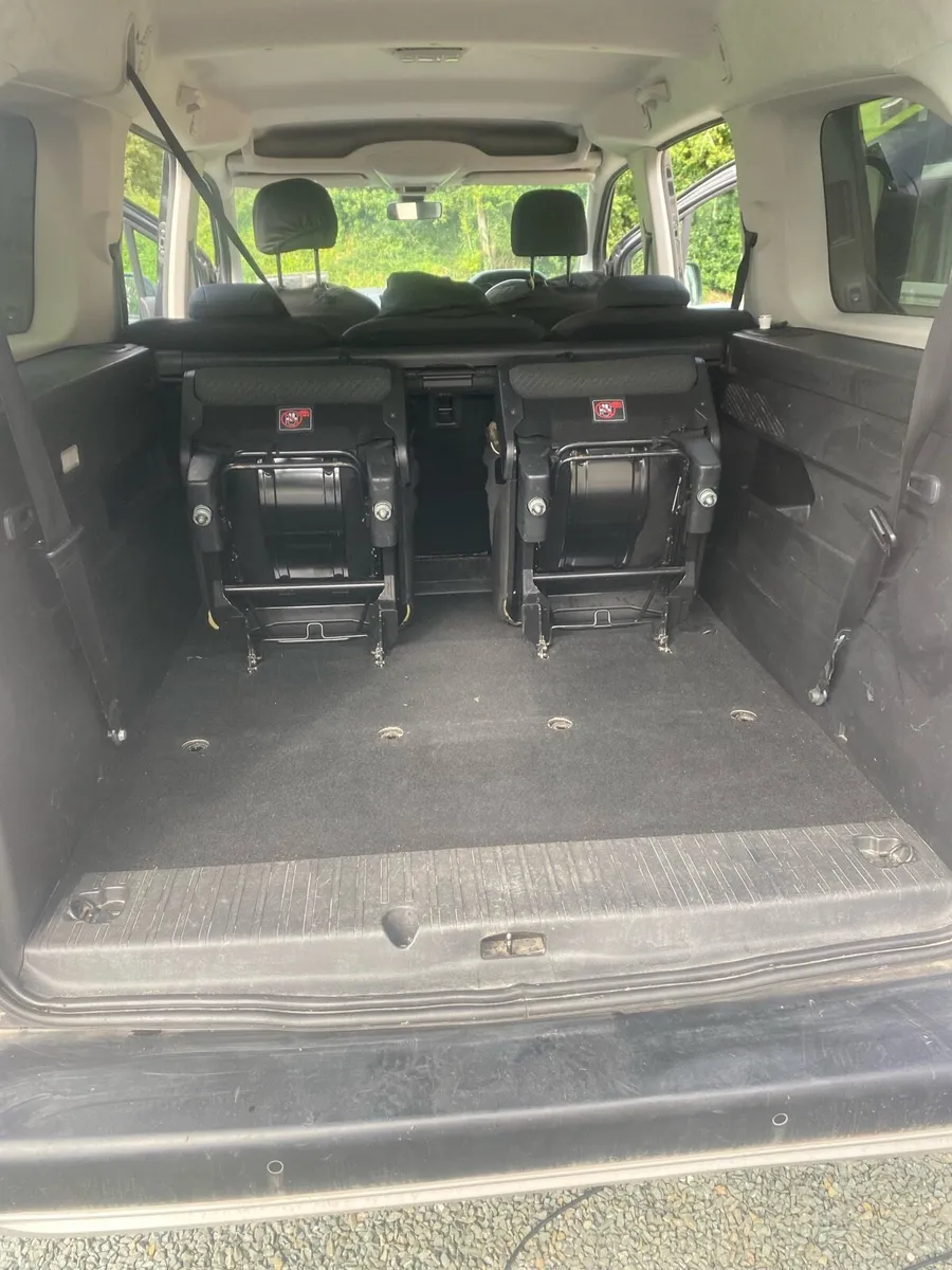 7 Seater Peugeot Rifter 2020 - Image 6