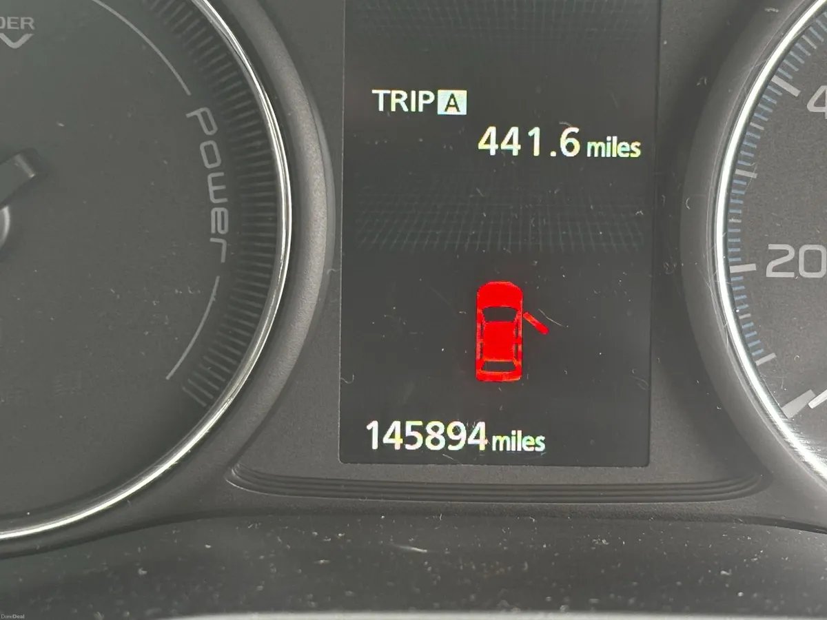 Mitsubishi Outlander 2015 - Image 2