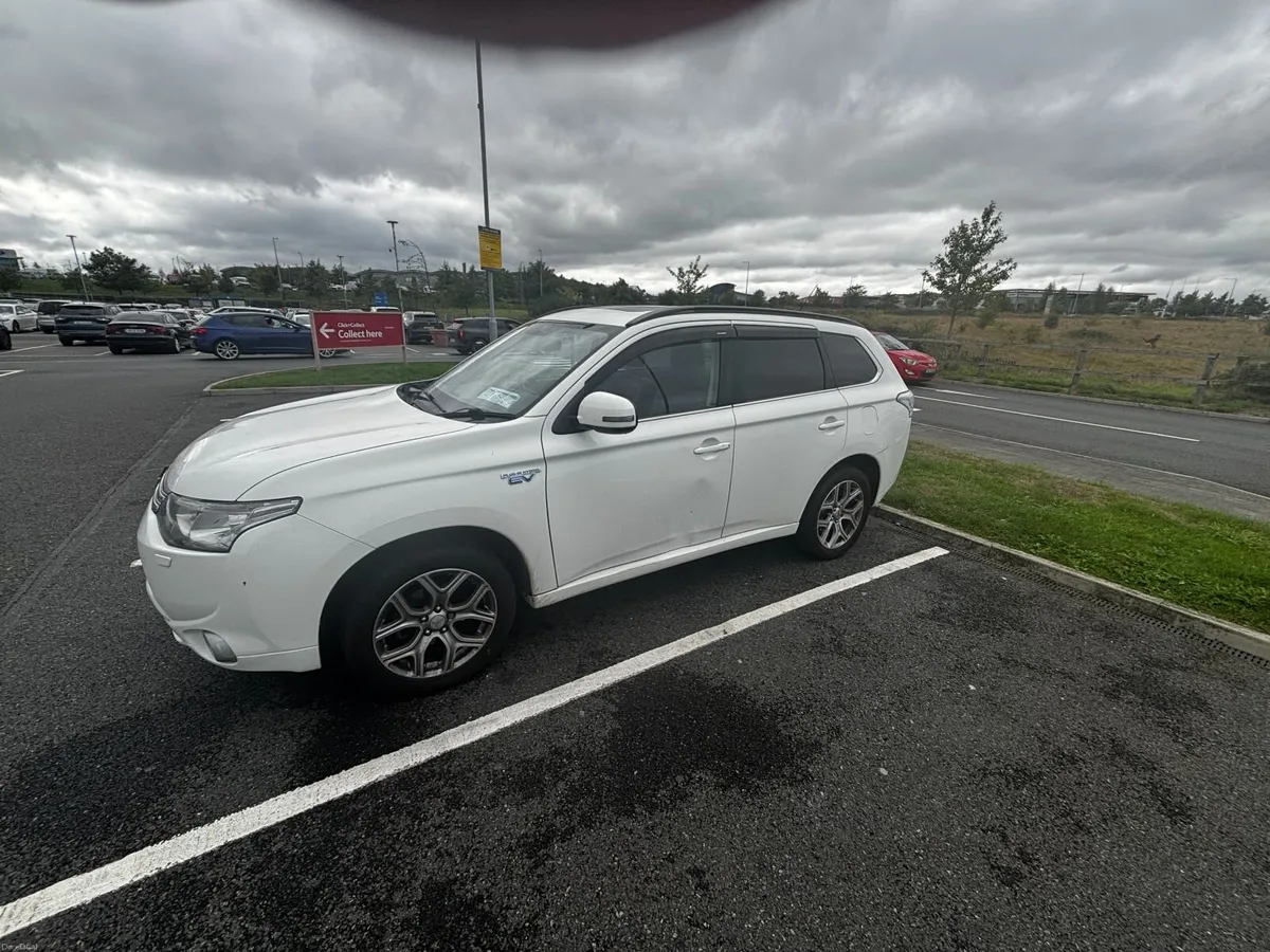 Mitsubishi Outlander 2015 - Image 6