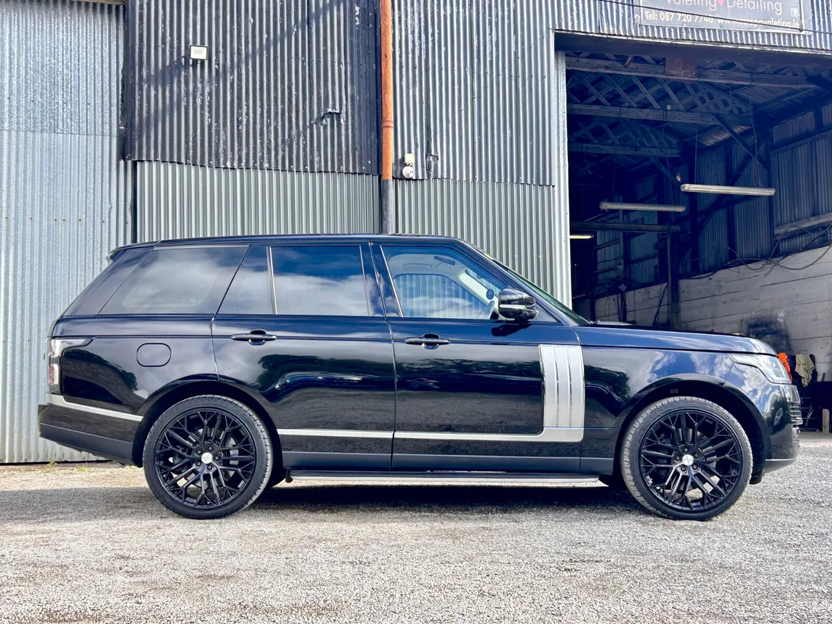 Land Rover Range Rover 2013 5 seater crew cab - Image 4