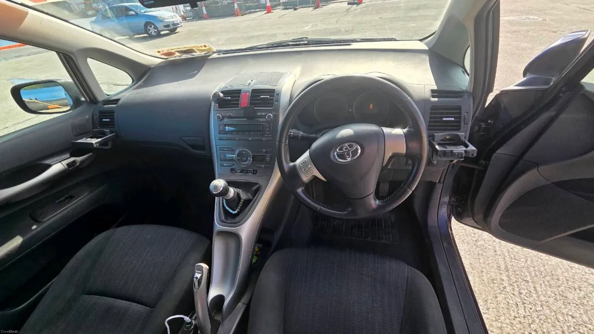 Toyota Auris TR 1.3L - Image 4