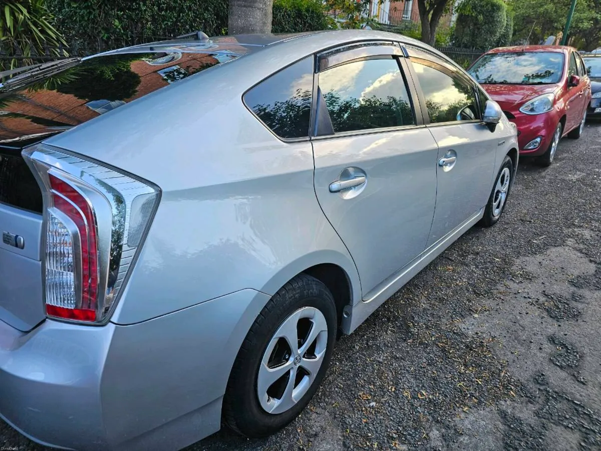 Car - Image 2