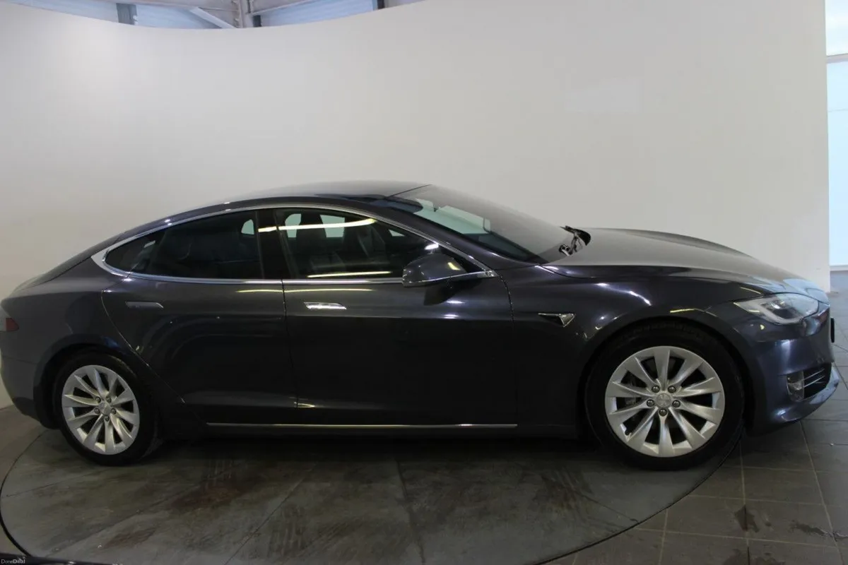 Tesla Model S 75D - TENDER 27 - Image 2
