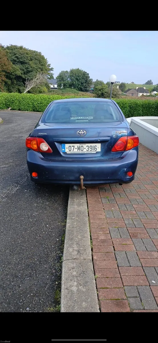 Toyota corolla - Image 2