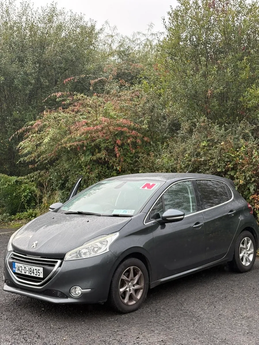 Peugeot 208 1.4 HDI Semi Auto - Image 2