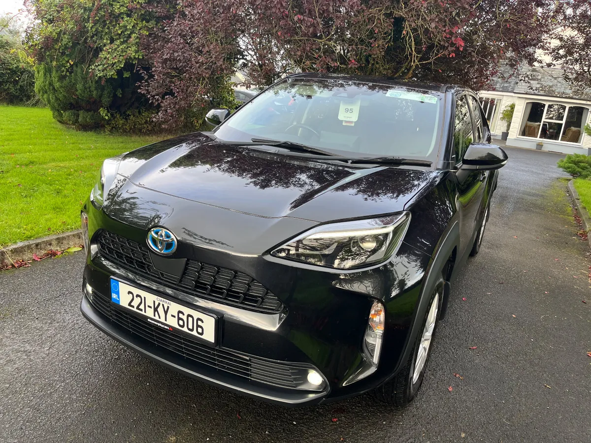 Toyota Yaris Cross HYBRID 2022 - Image 3