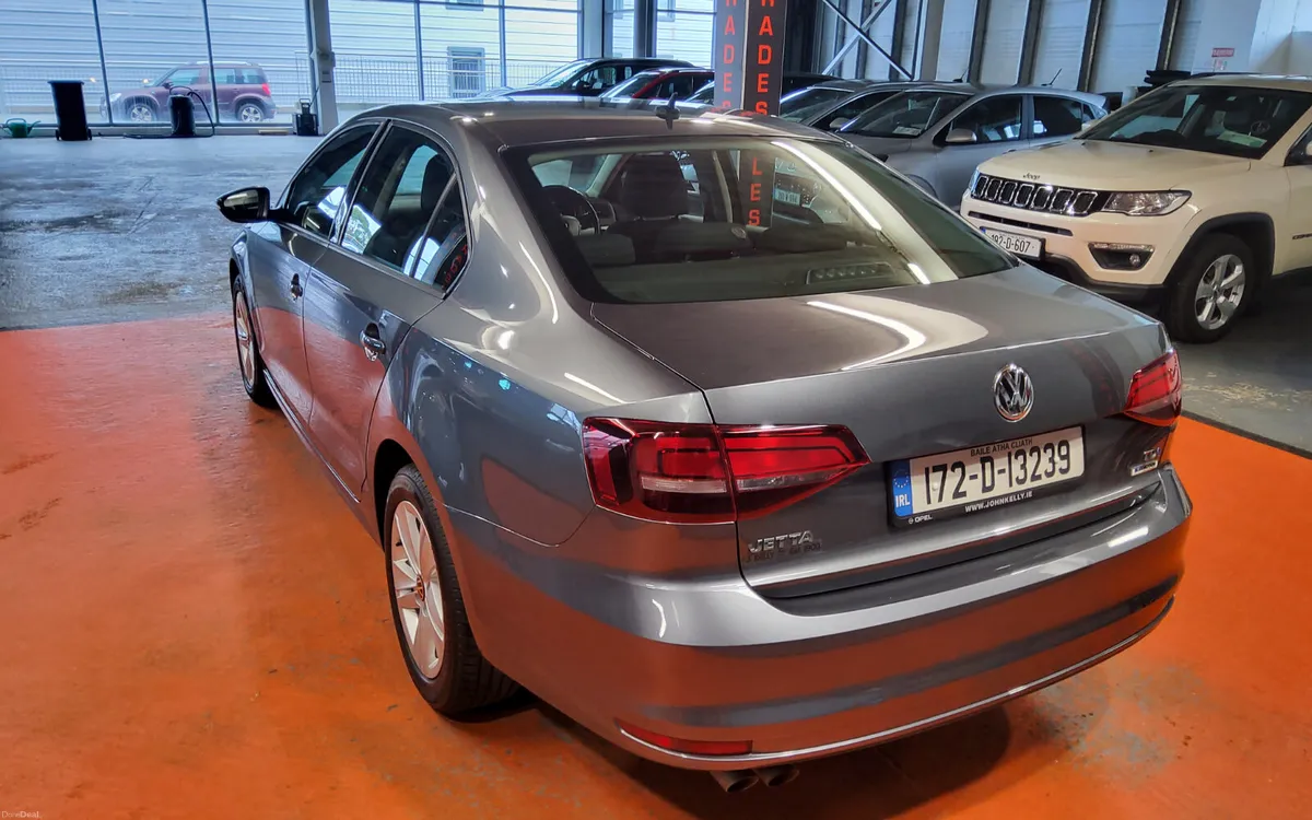 Volkswagen Jetta 2017 - Image 4